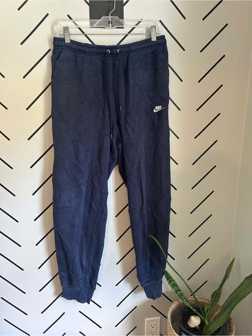 Nike men’s dark navy blue sportswear club fleece joggers